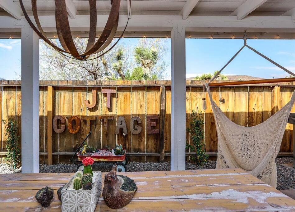 Jt Cottage Yucca Valley Exterior photo