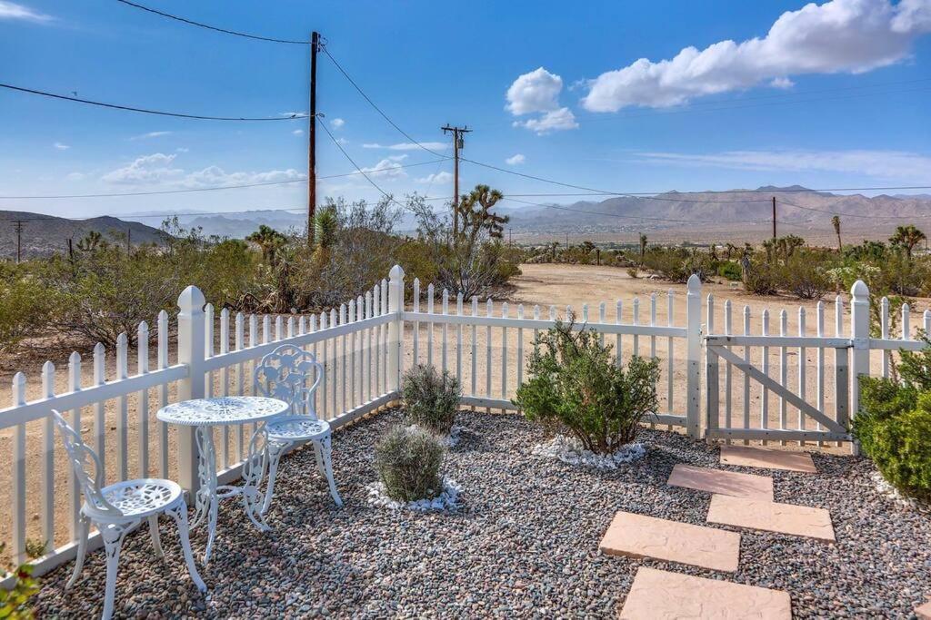 Jt Cottage Yucca Valley Exterior photo