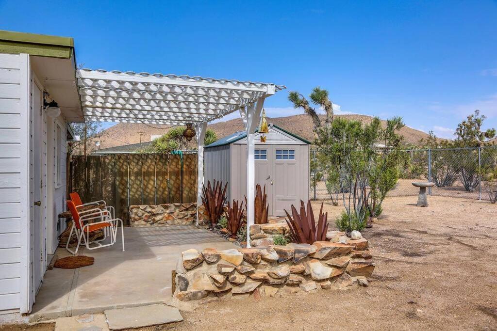 Jt Cottage Yucca Valley Exterior photo