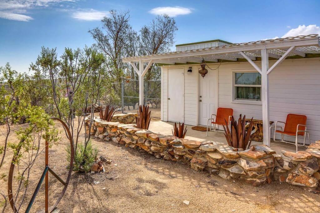 Jt Cottage Yucca Valley Exterior photo