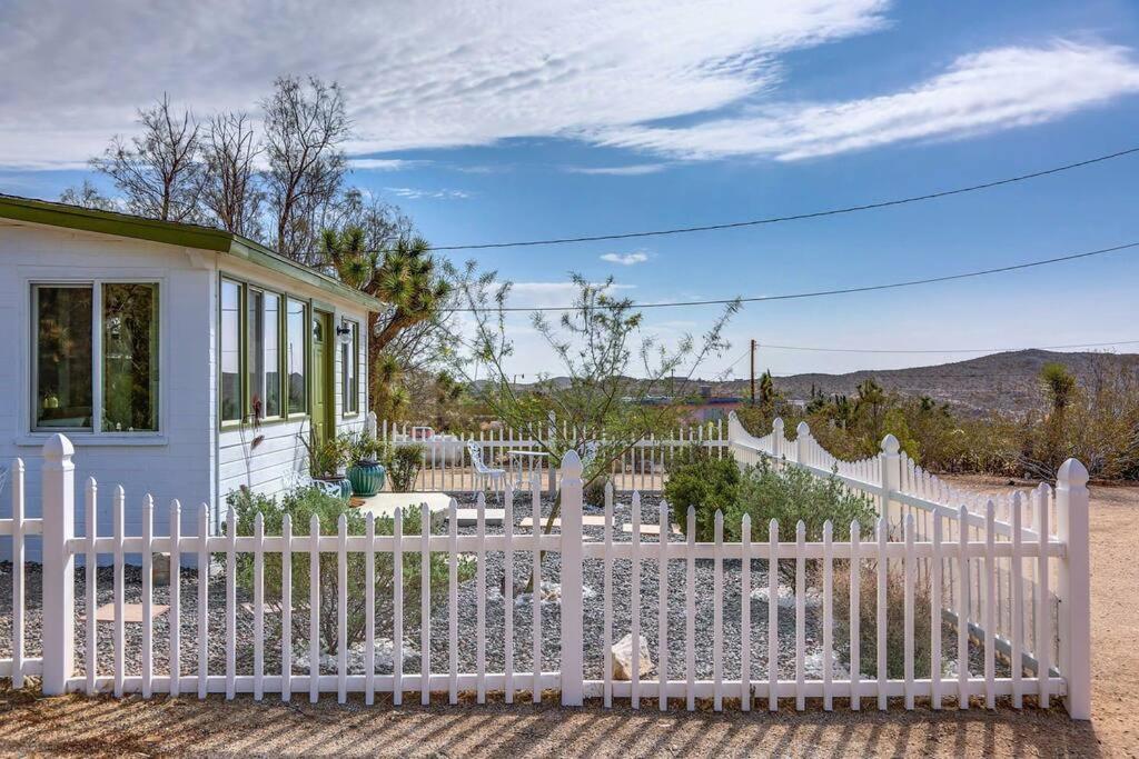 Jt Cottage Yucca Valley Exterior photo